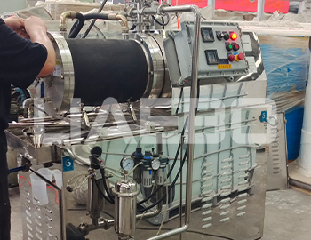 江蘇某科技有限公司30L棒銷式納米砂磨機(jī)調(diào)試成功