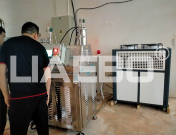 某壓電陶瓷生產(chǎn)漿料研磨現(xiàn)場